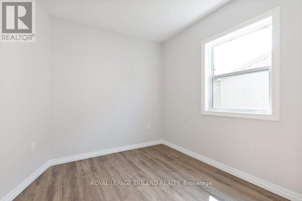 












35 INKERMAN STREET

,
St. Thomas,




Ontario
N5P3E9

