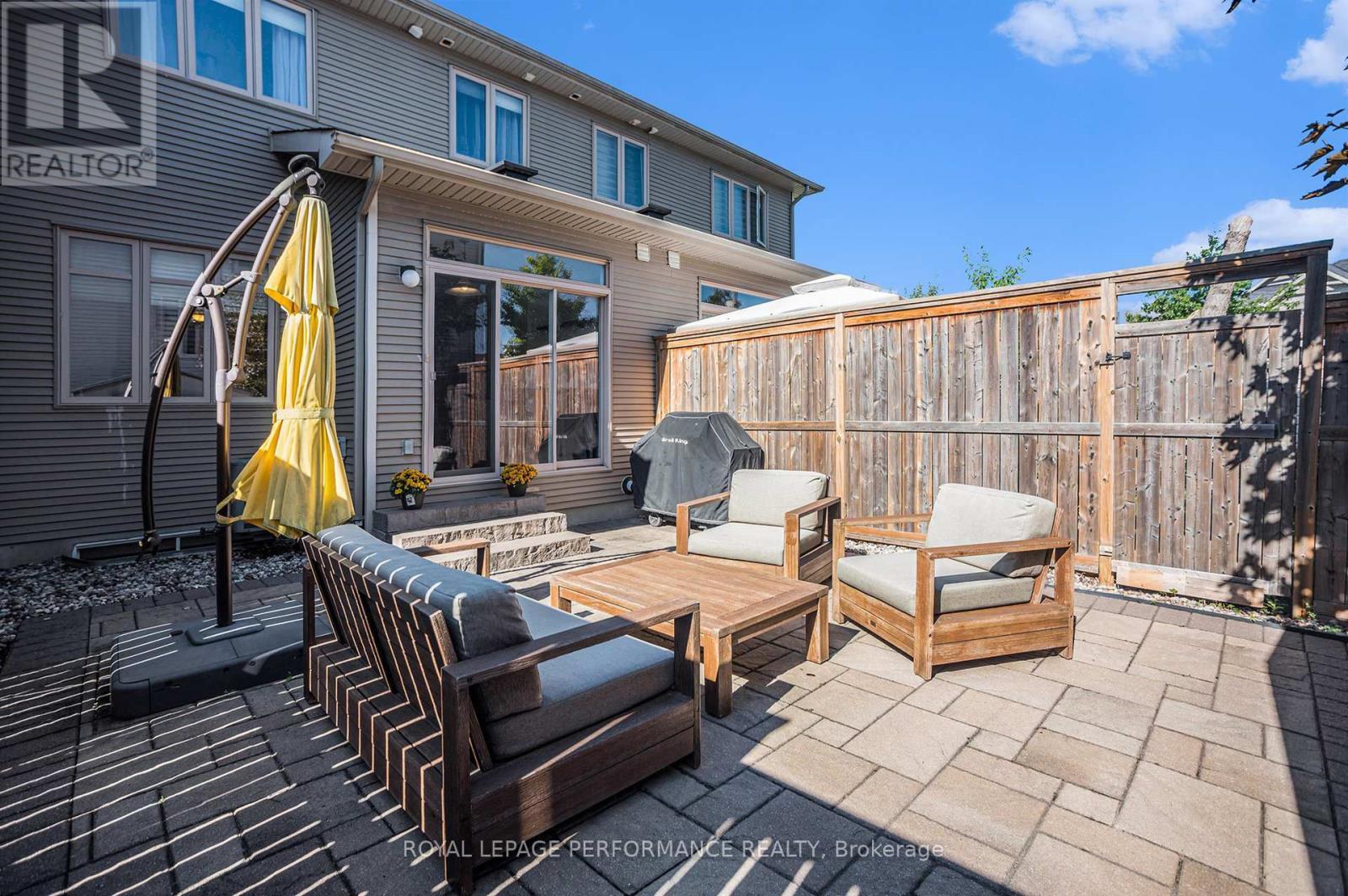 












40 TORBEC AVENUE

,
Ottawa,




Ontario
K2T0B5

