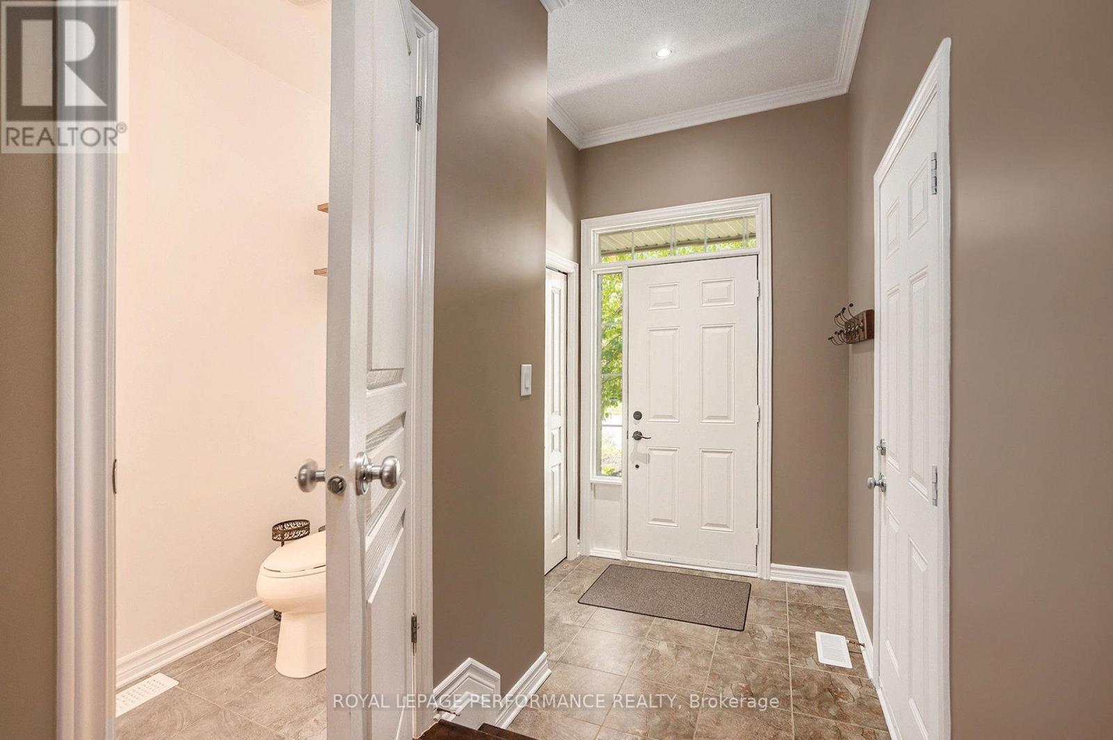 












40 TORBEC AVENUE

,
Ottawa,




Ontario
K2T0B5

