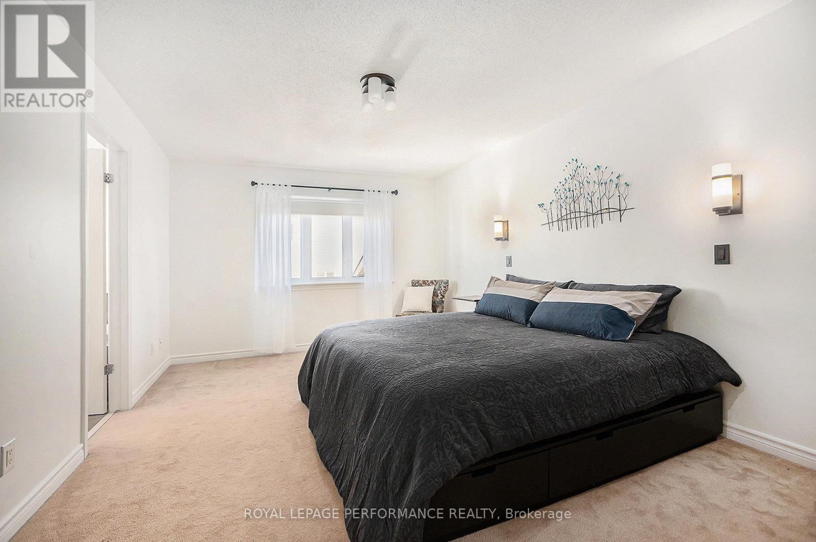 












40 TORBEC AVENUE

,
Ottawa,




Ontario
K2T0B5

