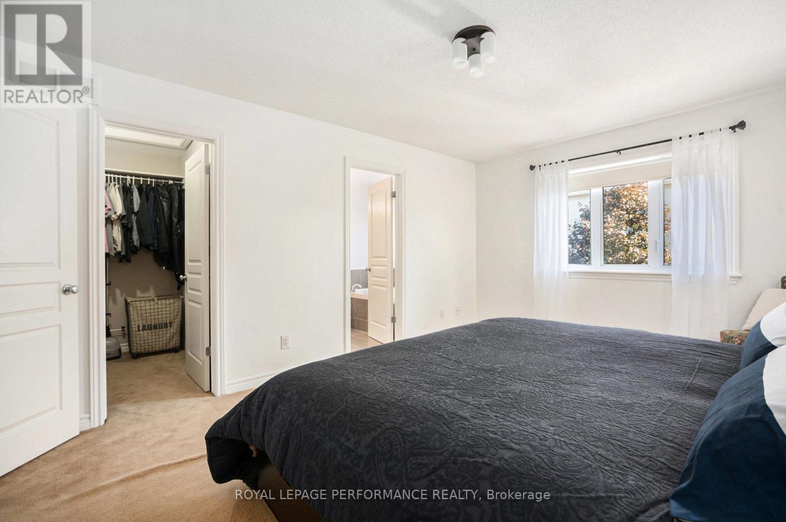 












40 TORBEC AVENUE

,
Ottawa,




Ontario
K2T0B5

