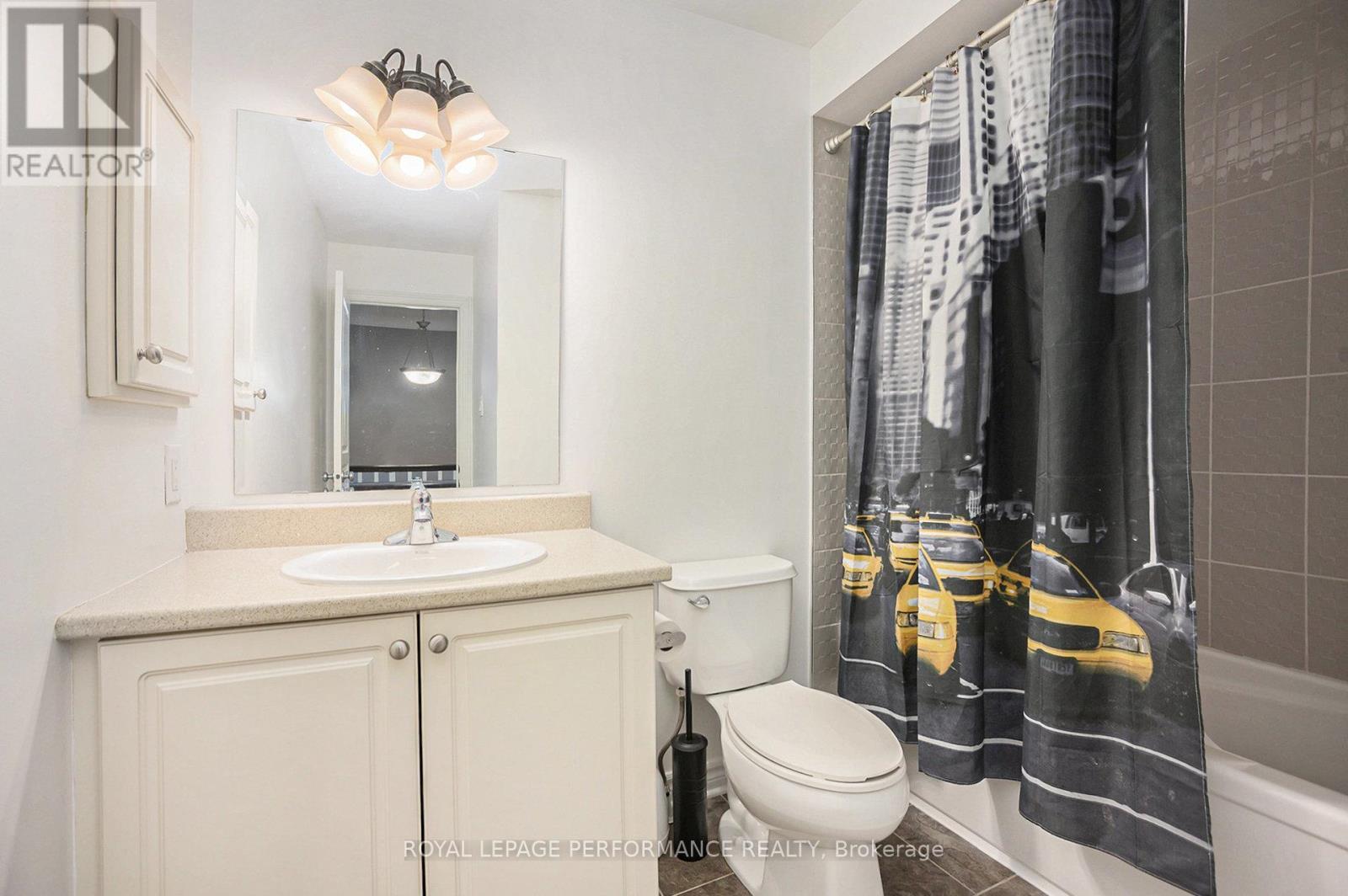 












40 TORBEC AVENUE

,
Ottawa,




Ontario
K2T0B5

