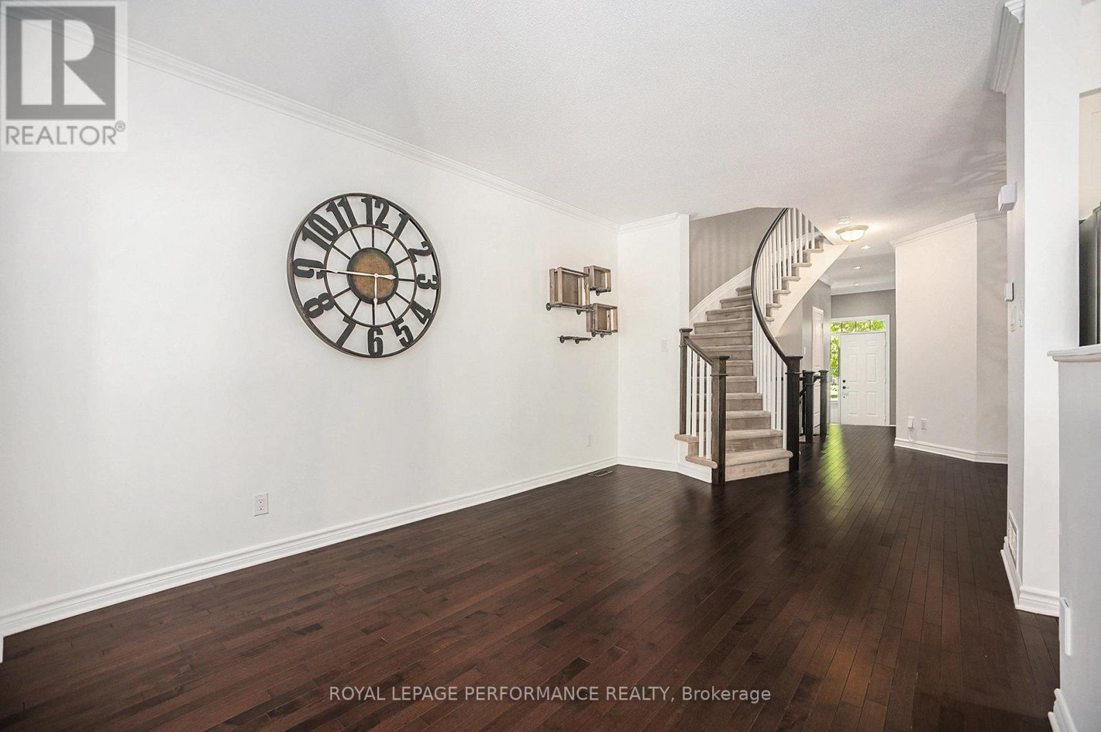 












40 TORBEC AVENUE

,
Ottawa,




Ontario
K2T0B5

