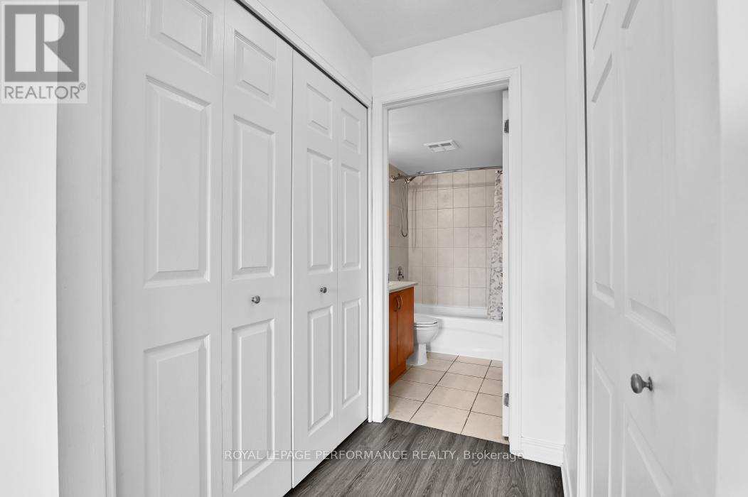 












407 - 429 SOMERSET STREET W

,
Ottawa,




Ontario
K1P2P5

