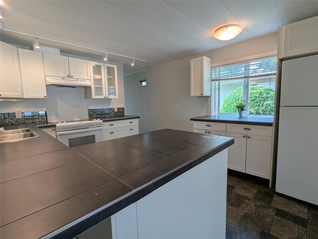 









3535


Casorso

Road, 80,
Kelowna,




BC
V1W 3E1

