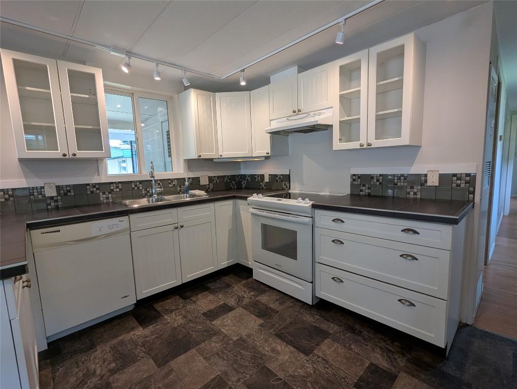 









3535


Casorso

Road, 80,
Kelowna,




BC
V1W 3E1


