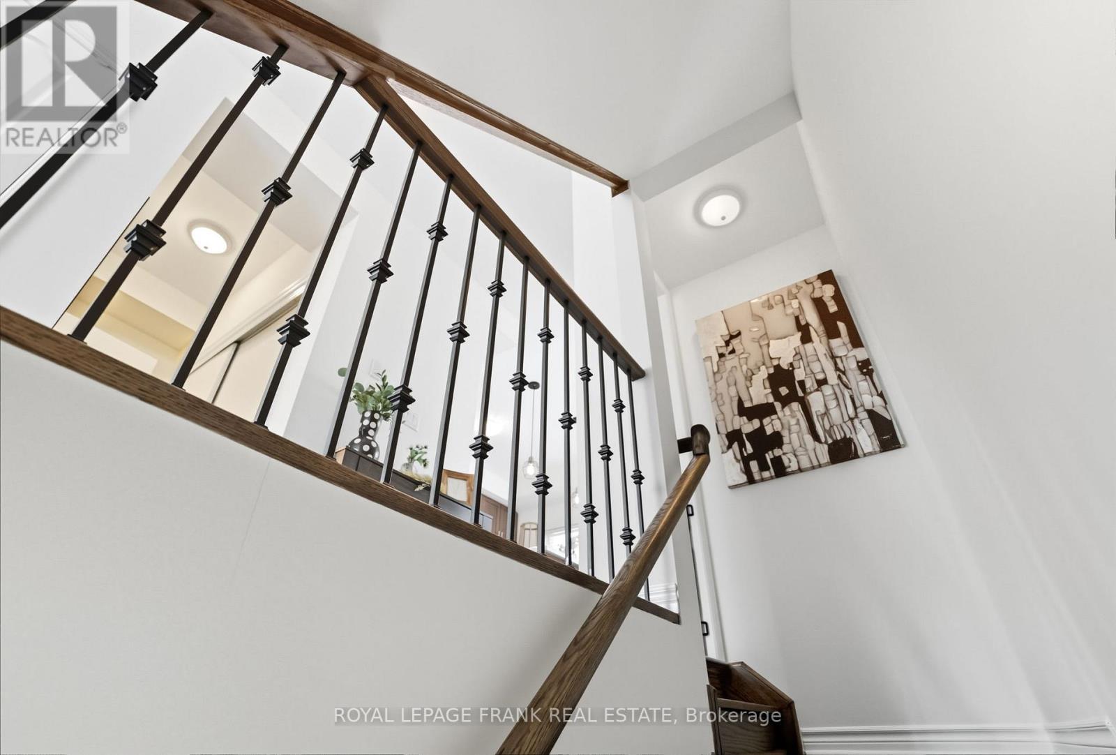 












26 FERRIS SQUARE

,
Clarington (Courtice),




Ontario
L1E0J2

