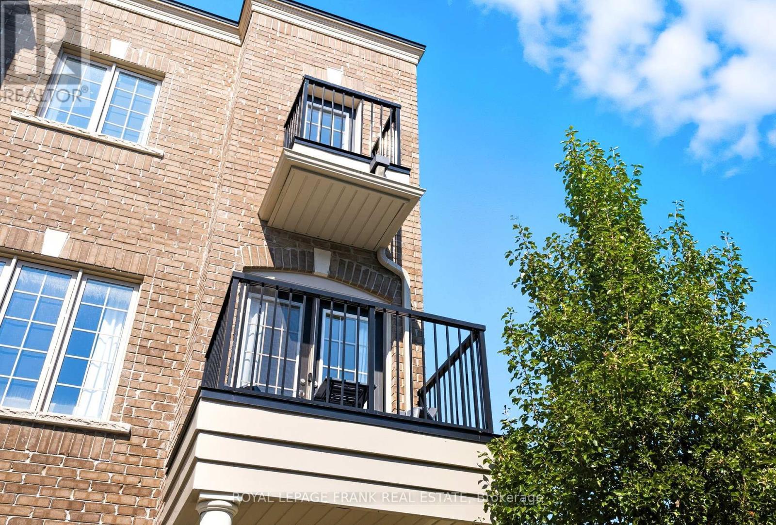 












26 FERRIS SQUARE

,
Clarington (Courtice),




Ontario
L1E0J2

