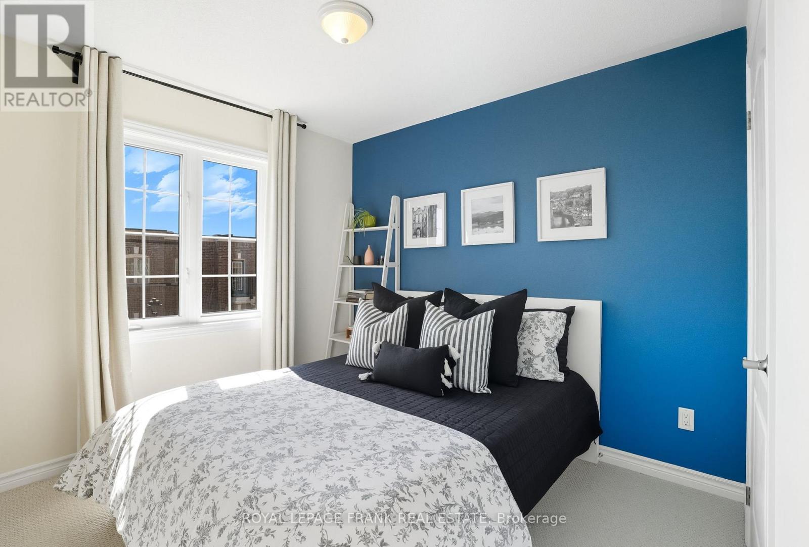 












26 FERRIS SQUARE

,
Clarington (Courtice),




Ontario
L1E0J2

