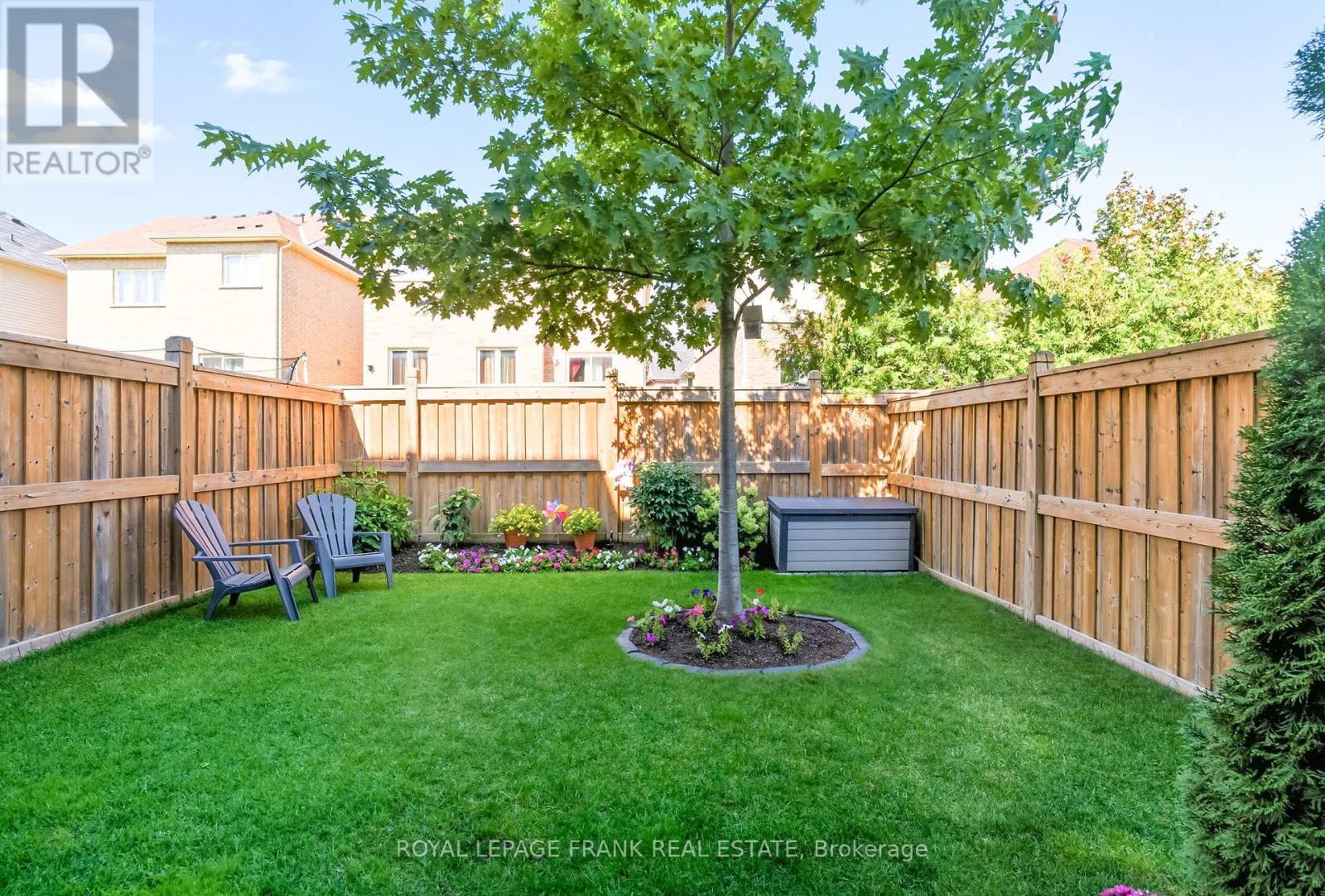












26 FERRIS SQUARE

,
Clarington (Courtice),




Ontario
L1E0J2

