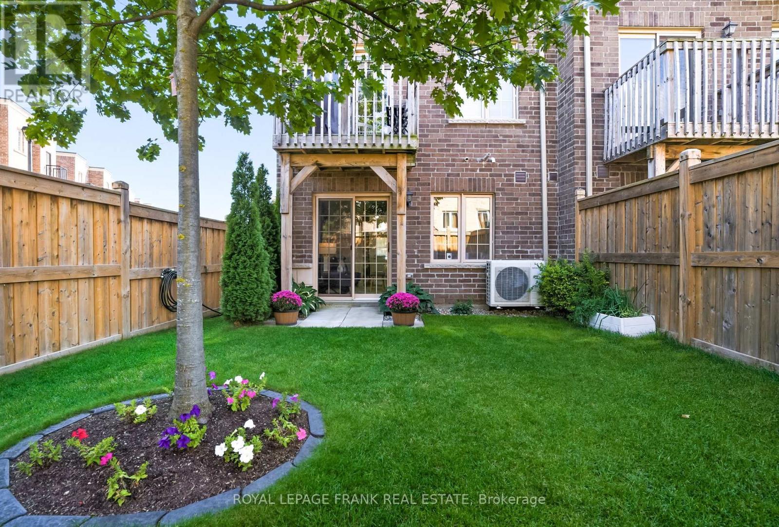 












26 FERRIS SQUARE

,
Clarington (Courtice),




Ontario
L1E0J2


