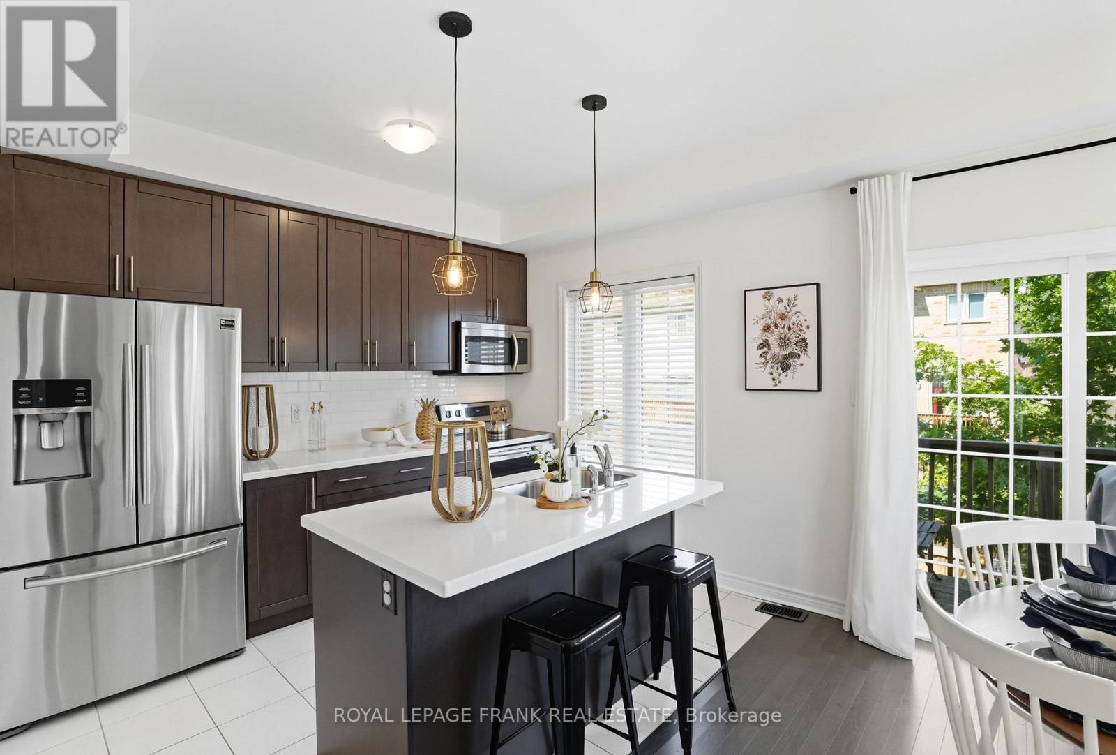 












26 FERRIS SQUARE

,
Clarington (Courtice),




Ontario
L1E0J2

