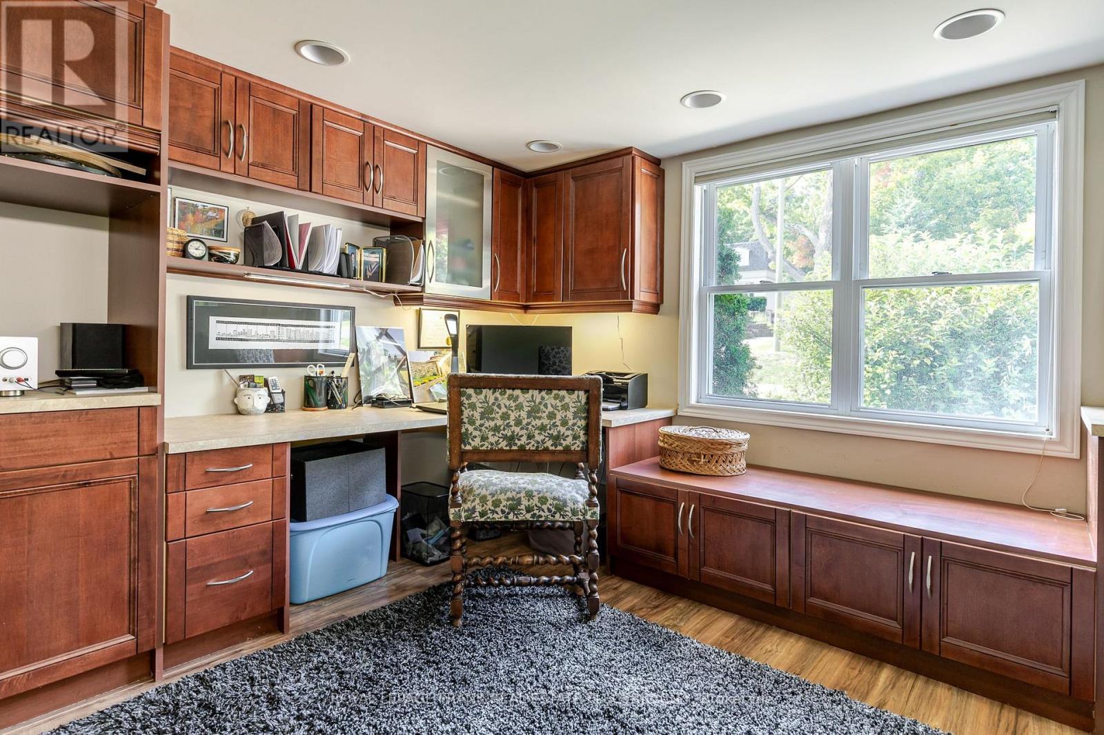 












142 RIDGEWOOD ROAD

,
Peterborough (Monaghan Ward 2),




Ontario
K9J1P3

