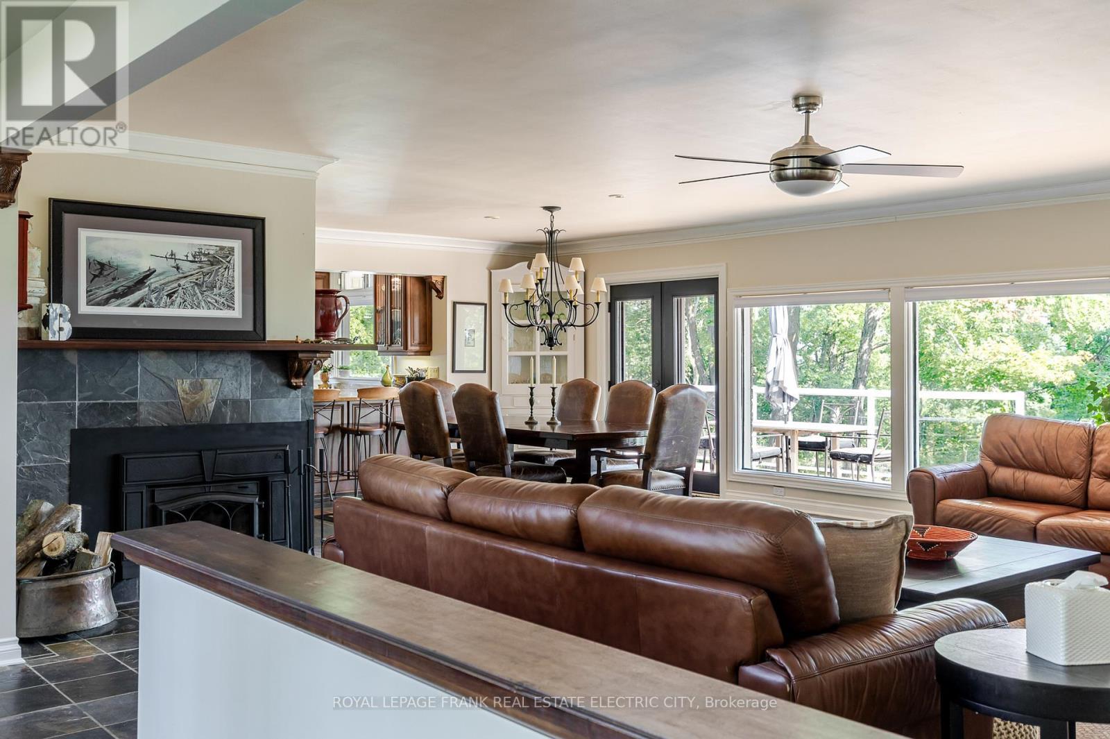 












142 RIDGEWOOD ROAD

,
Peterborough (Monaghan Ward 2),




Ontario
K9J1P3

