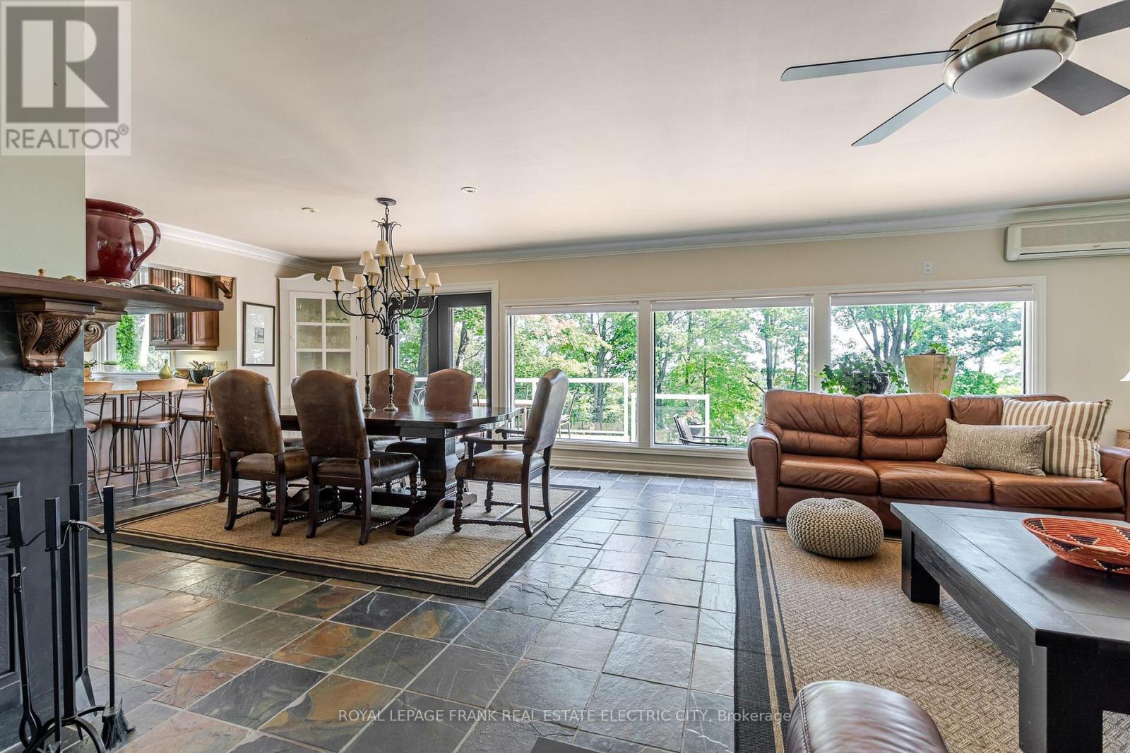 












142 RIDGEWOOD ROAD

,
Peterborough (Monaghan Ward 2),




Ontario
K9J1P3

