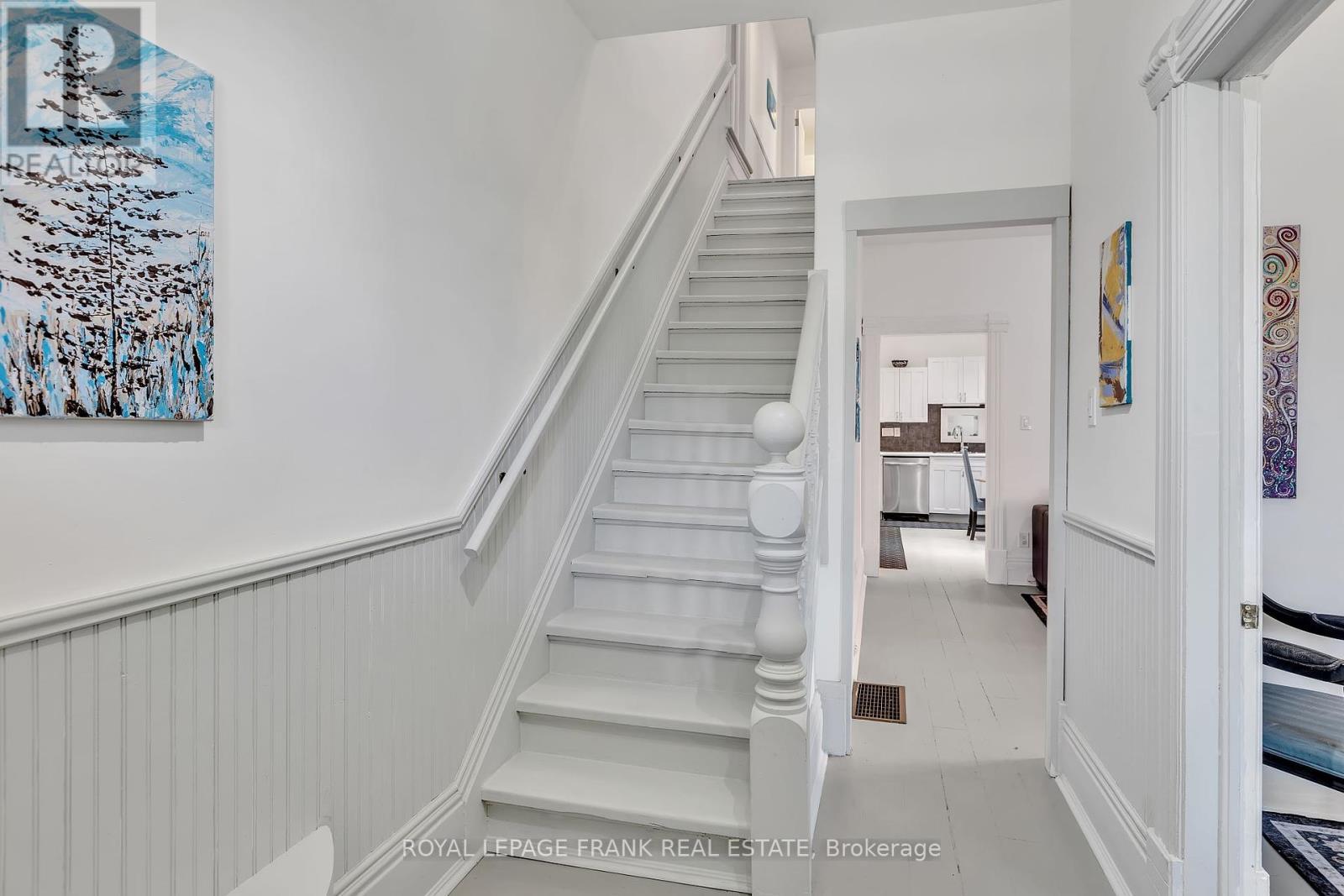 












514 BOLIVAR STREET

,
Peterborough (Town Ward 3),




Ontario
K9J4R7

