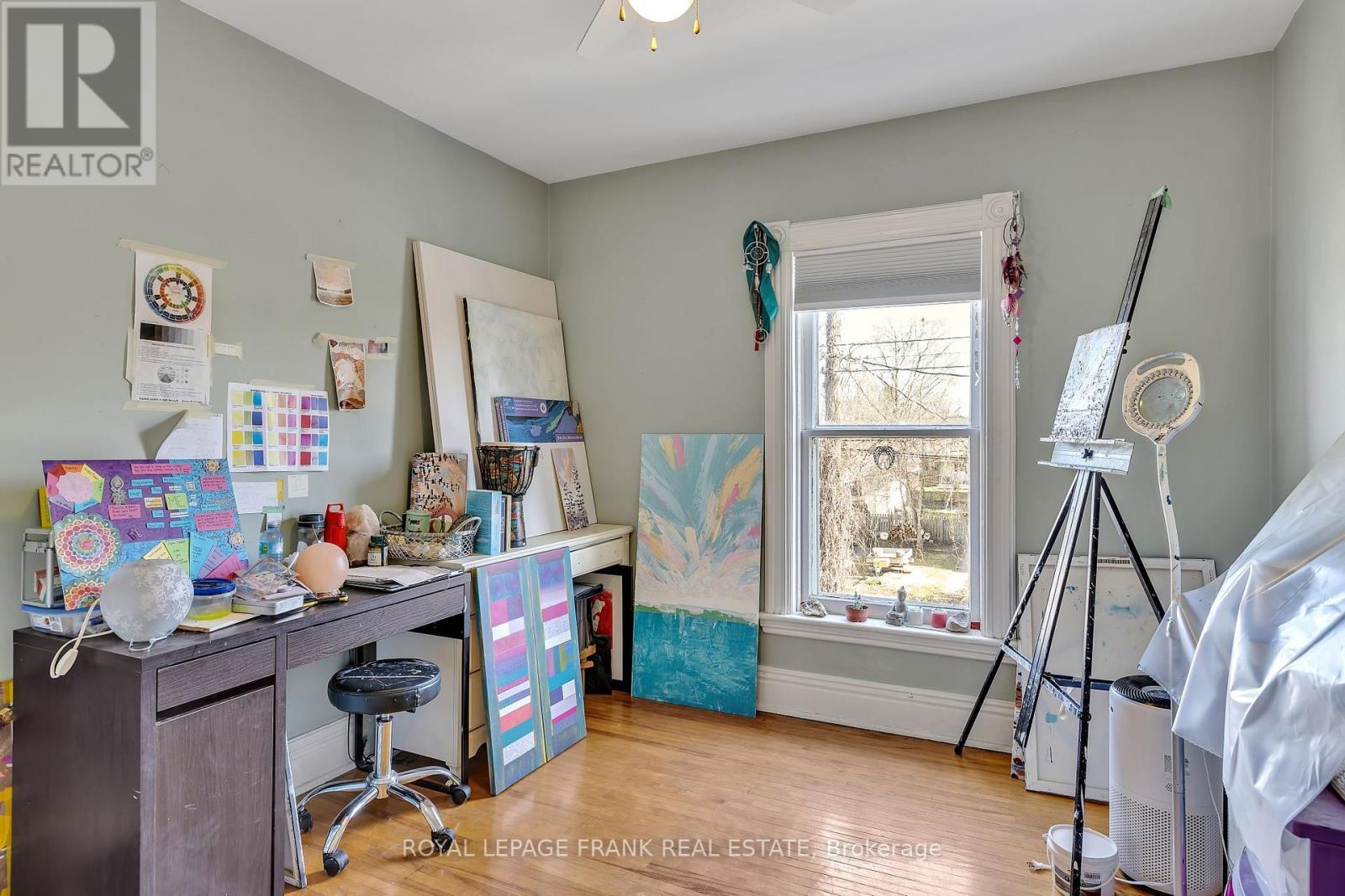 












514 BOLIVAR STREET

,
Peterborough (Town Ward 3),




Ontario
K9J4R7

