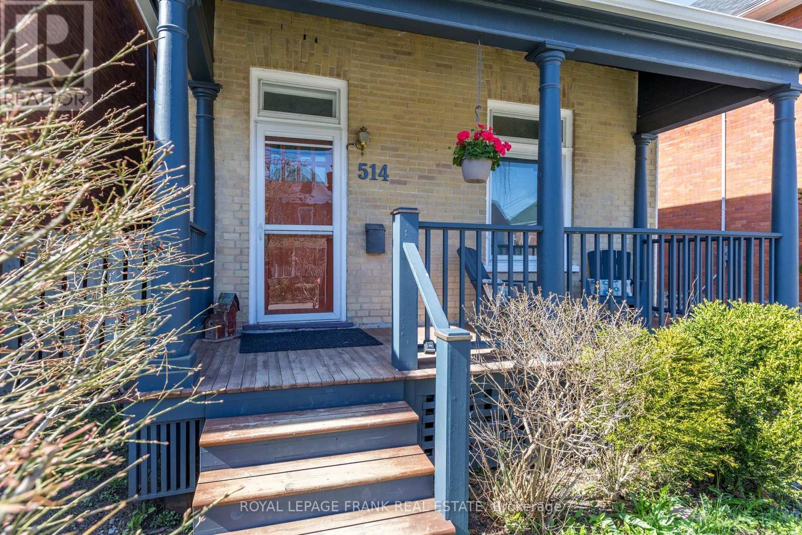 












514 BOLIVAR STREET

,
Peterborough (Town Ward 3),




Ontario
K9J4R7

