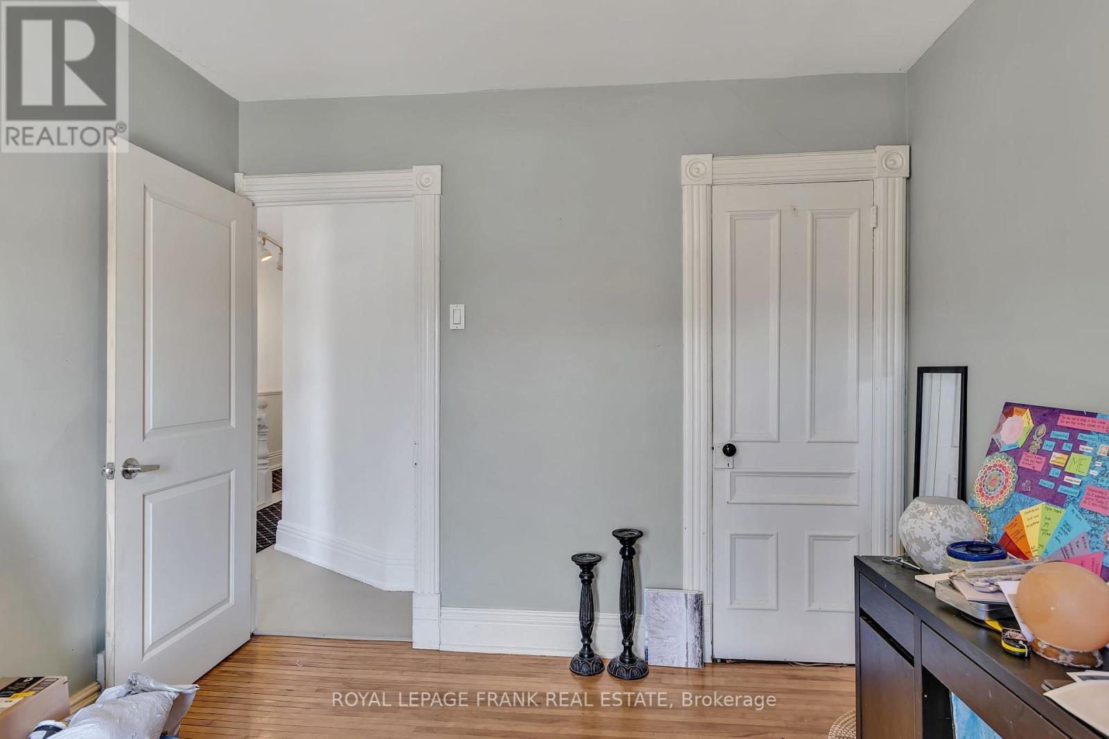 












514 BOLIVAR STREET

,
Peterborough (Town Ward 3),




Ontario
K9J4R7

