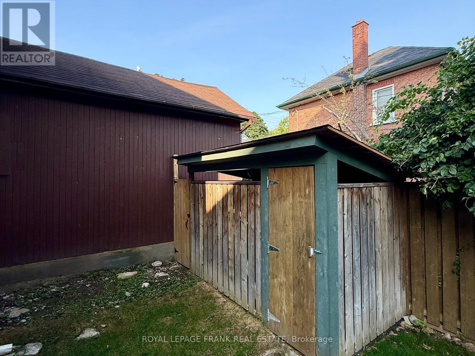 












514 BOLIVAR STREET

,
Peterborough (Town Ward 3),




Ontario
K9J4R7

