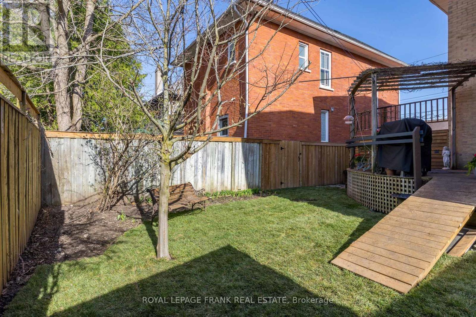 












514 BOLIVAR STREET

,
Peterborough (Town Ward 3),




Ontario
K9J4R7


