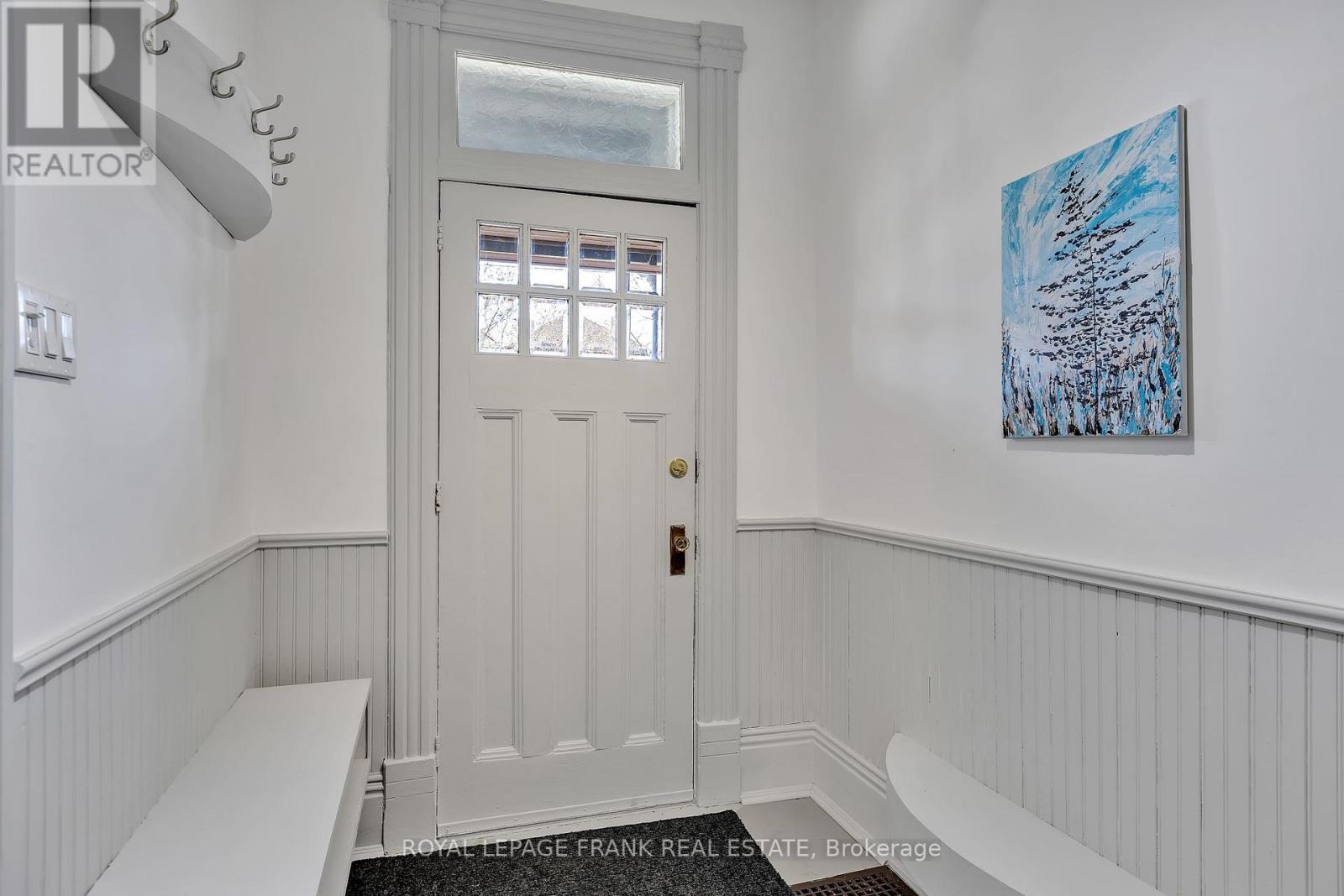 












514 BOLIVAR STREET

,
Peterborough (Town Ward 3),




Ontario
K9J4R7

