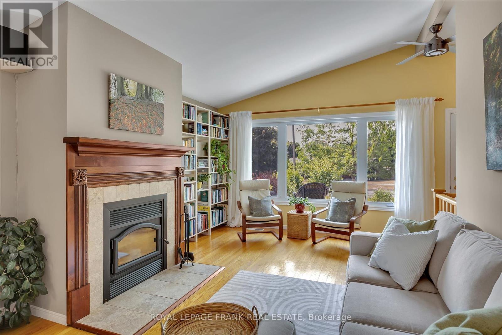 












1289 ALGONQUIN BOULEVARD

,
Peterborough (Northcrest Ward 5),




Ontario
K9H6N1


