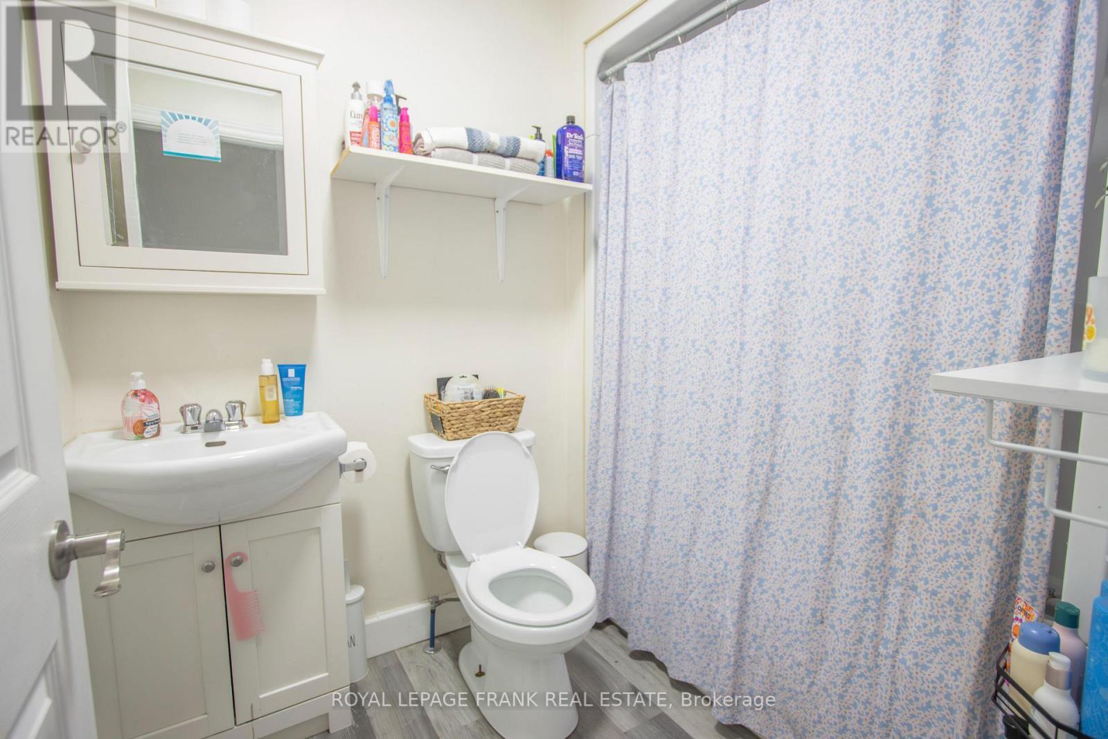 












33 FLINT AVENUE

,
Bancroft (Bancroft Ward),




Ontario
K0L1C0

