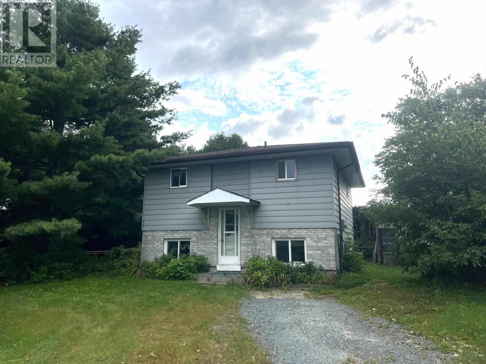 












22 Cobden

,
Blind River,




Ontario
P0R1B0

