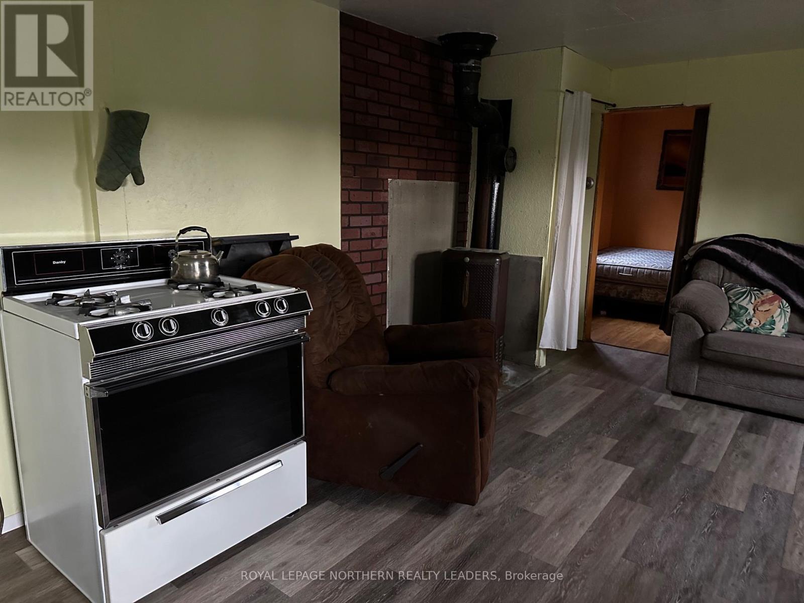 












4 SCOTT LAKE

,
Timmins (TCTDAR Outside),




Ontario
P4N7C5

