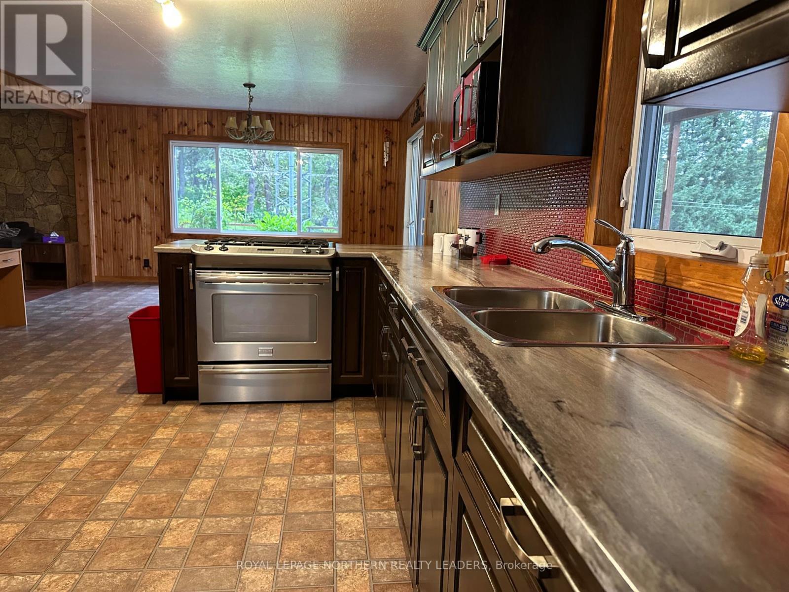 












4 SCOTT LAKE

,
Timmins (TCTDAR Outside),




Ontario
P4N7C5

