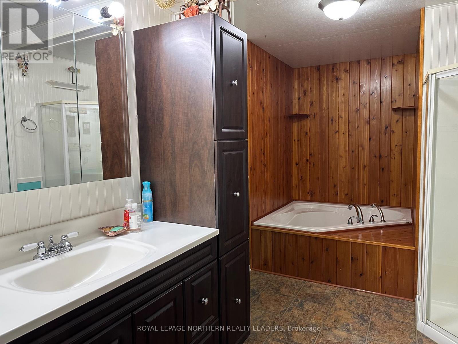 












4 SCOTT LAKE

,
Timmins (TCTDAR Outside),




Ontario
P4N7C5

