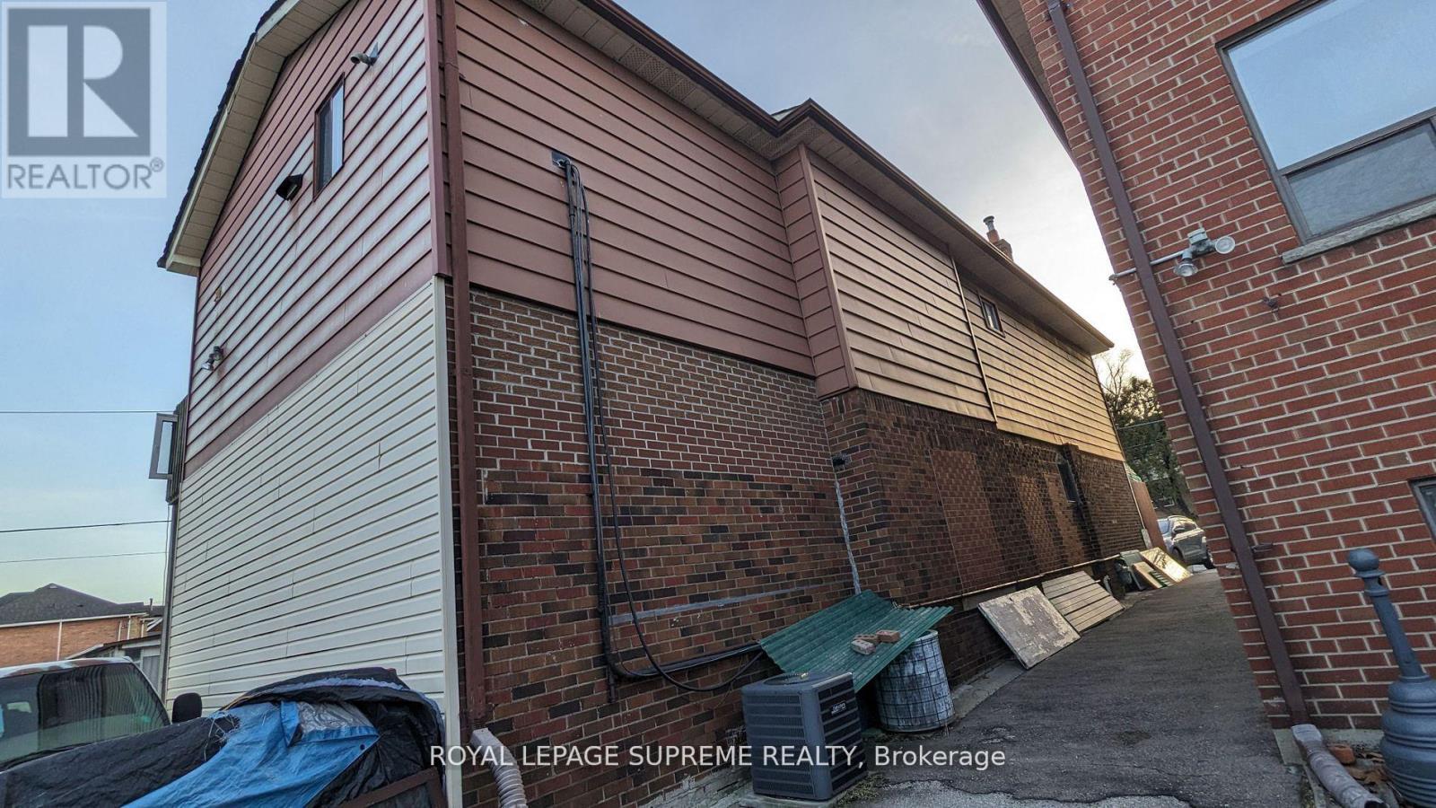 












25 MILTON STREET

,
Toronto,




Ontario
M8Y2X7

