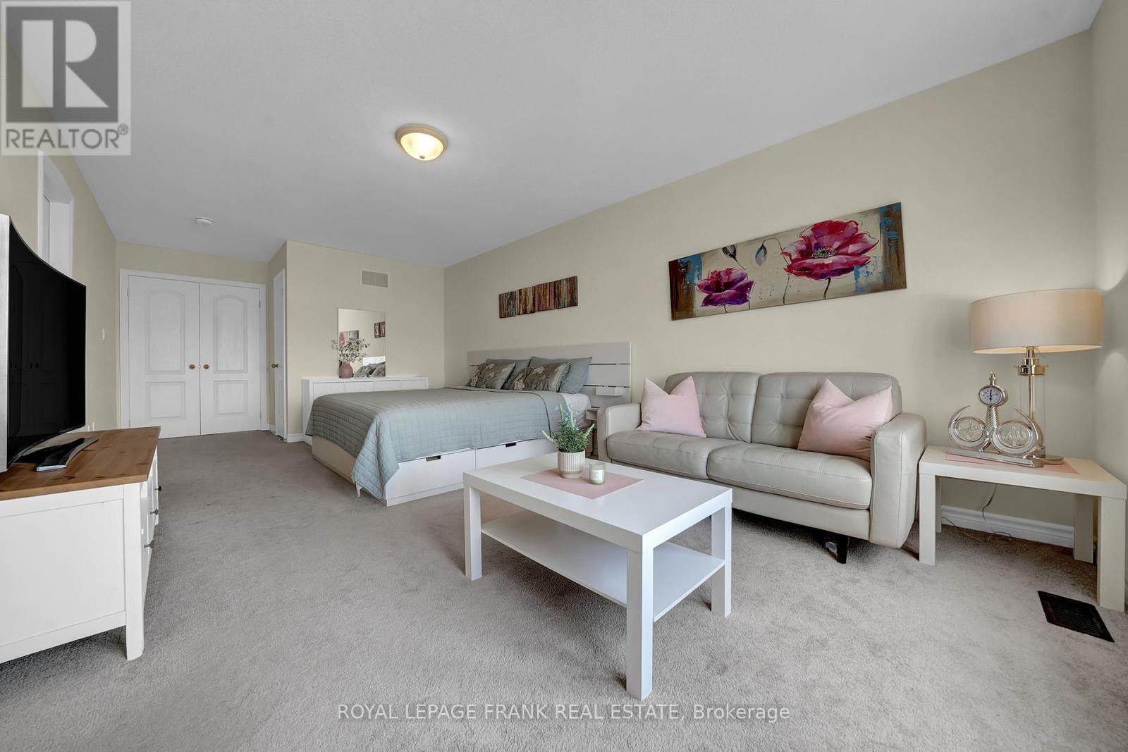 












1884 FOSTERBROOK STREET

,
Oshawa (Taunton),




Ontario
L1K3G5

