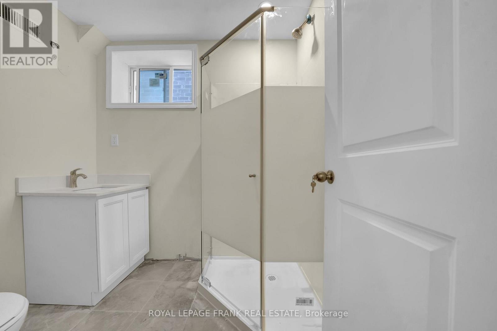 












1884 FOSTERBROOK STREET

,
Oshawa (Taunton),




Ontario
L1K3G5

