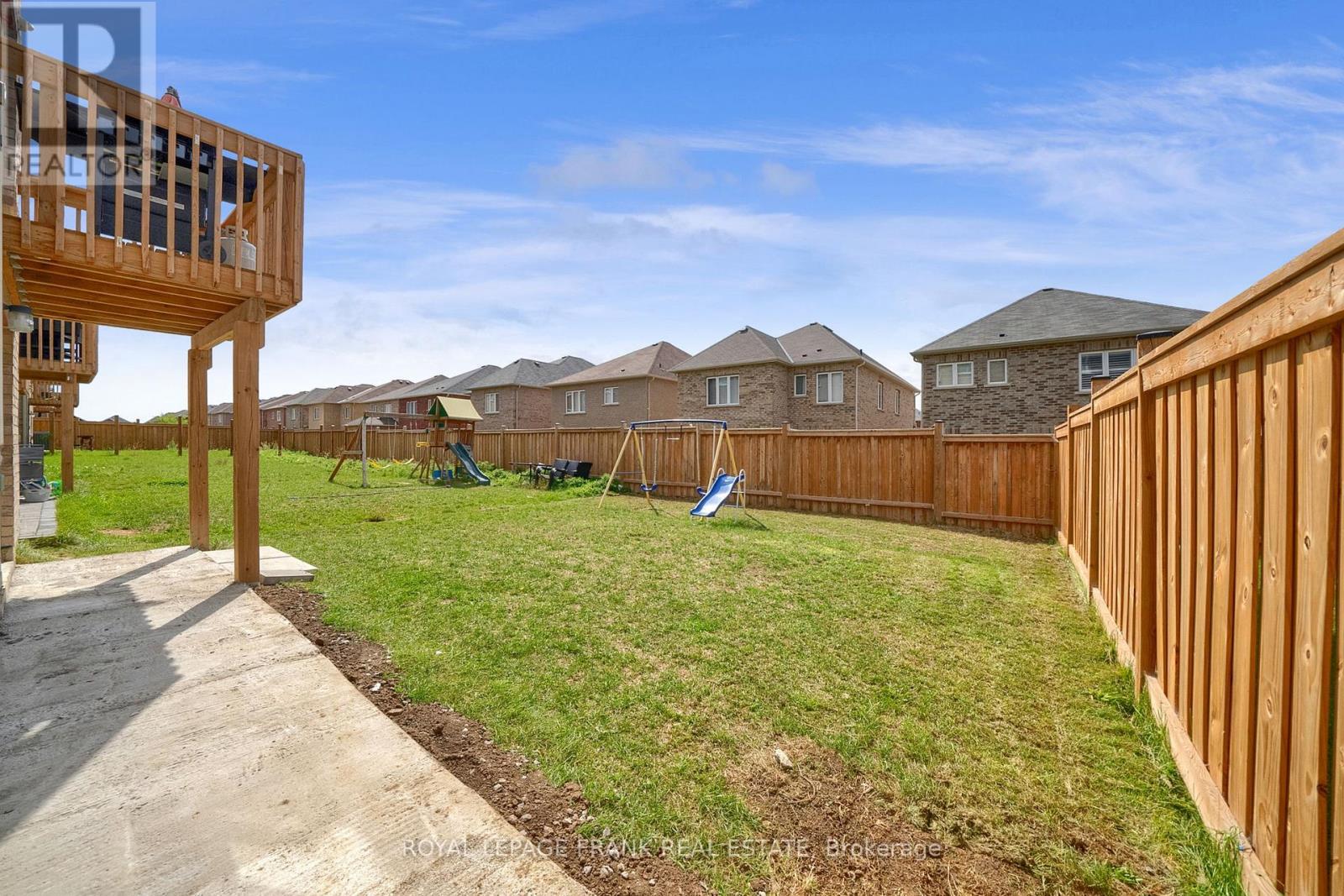 












1884 FOSTERBROOK STREET

,
Oshawa (Taunton),




Ontario
L1K3G5

