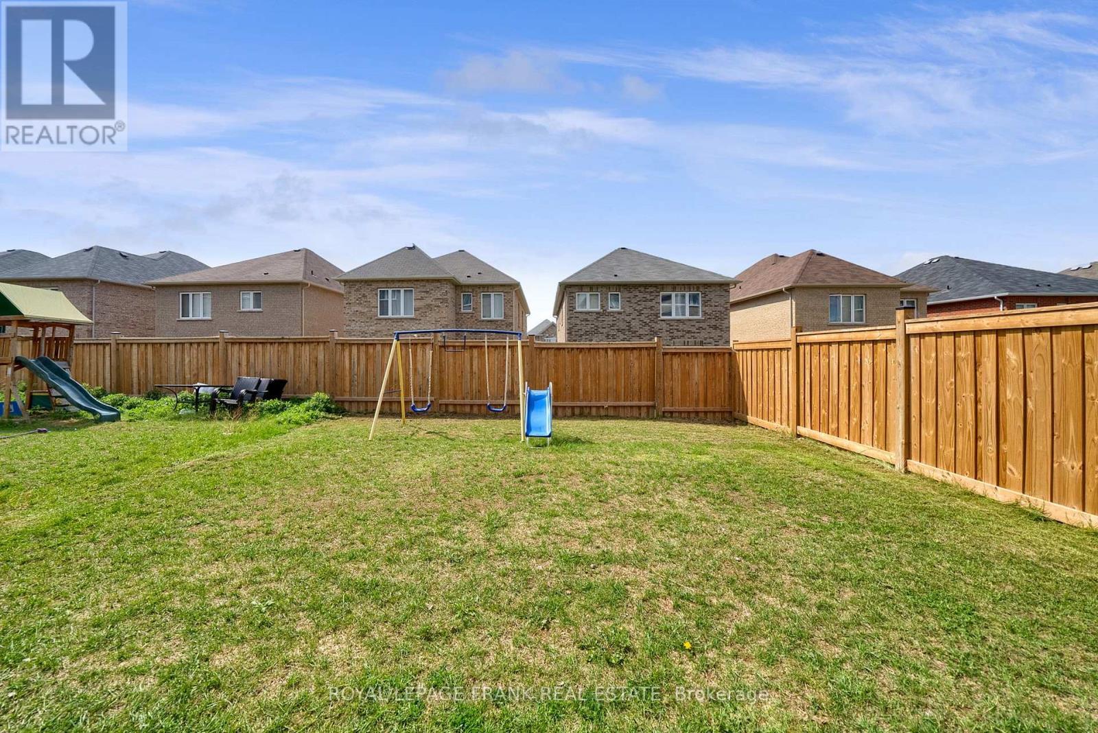 












1884 FOSTERBROOK STREET

,
Oshawa (Taunton),




Ontario
L1K3G5

