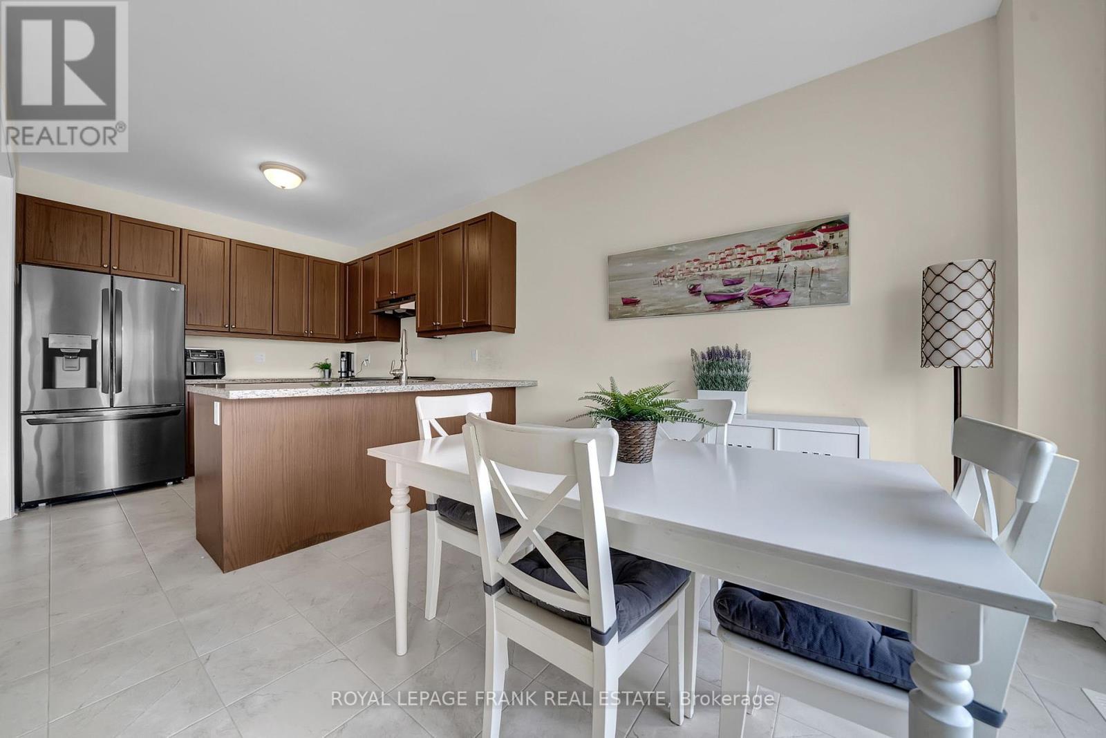 












1884 FOSTERBROOK STREET

,
Oshawa (Taunton),




Ontario
L1K3G5

