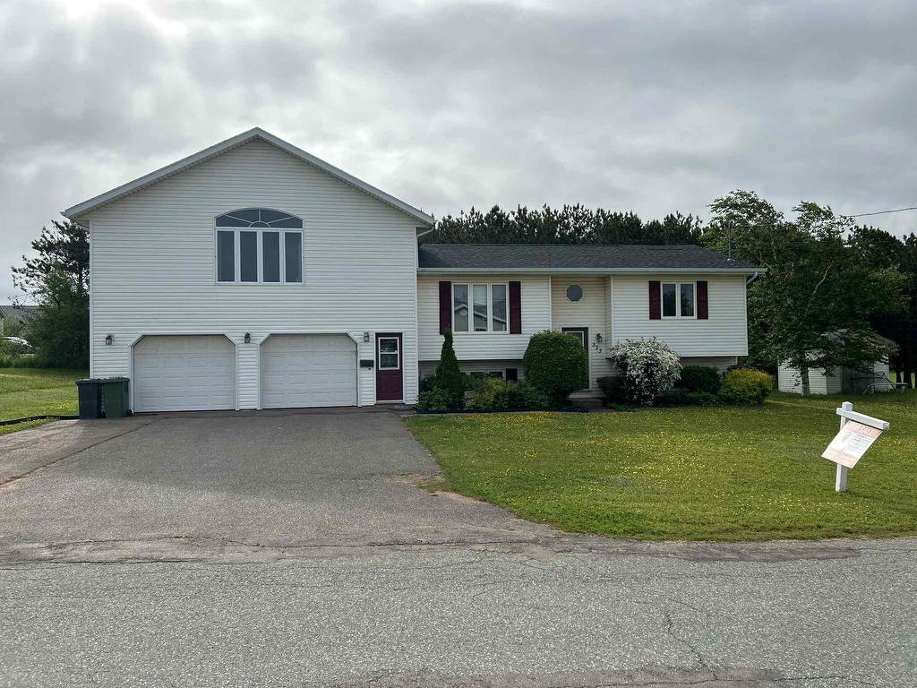 












323 Norman Drive

,
Summerside,




PE
C1N 5X9

