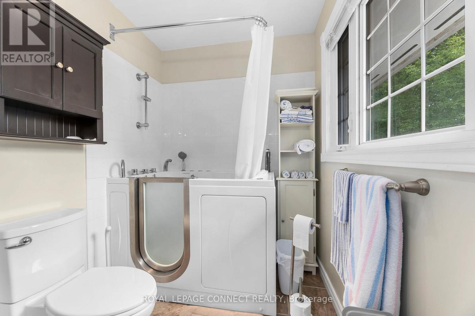 












35 LAWSON ROAD

,
Clarington,




Ontario
L1E2K3

