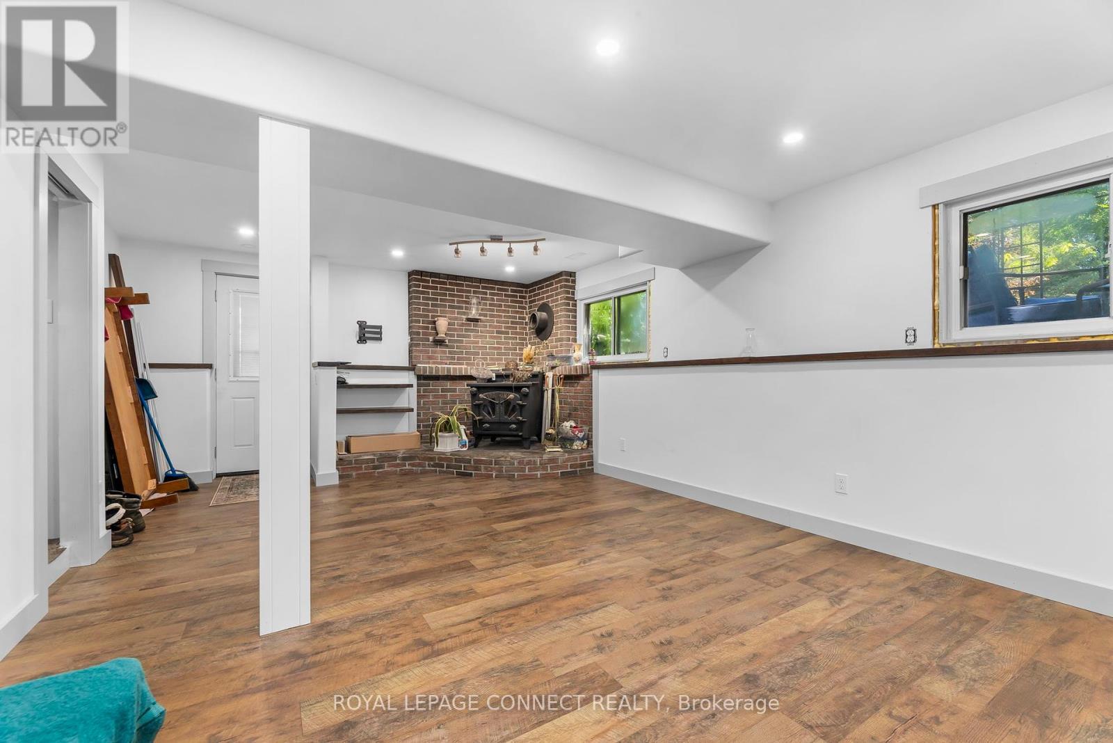 












35 LAWSON ROAD

,
Clarington,




Ontario
L1E2K3

