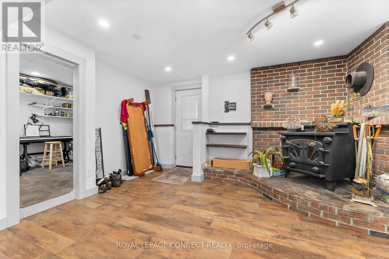 












35 LAWSON ROAD

,
Clarington,




Ontario
L1E2K3

