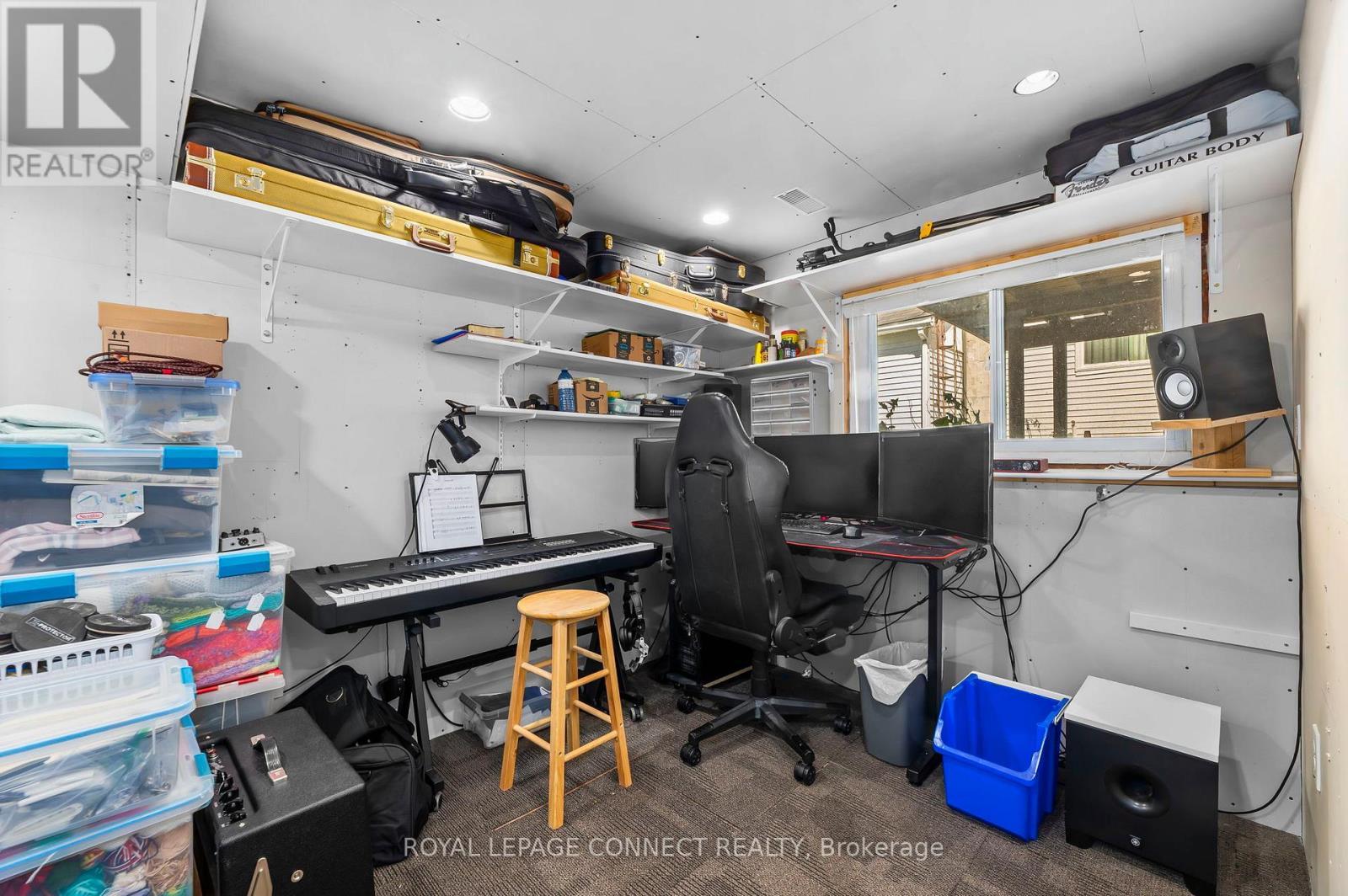 












35 LAWSON ROAD

,
Clarington,




Ontario
L1E2K3

