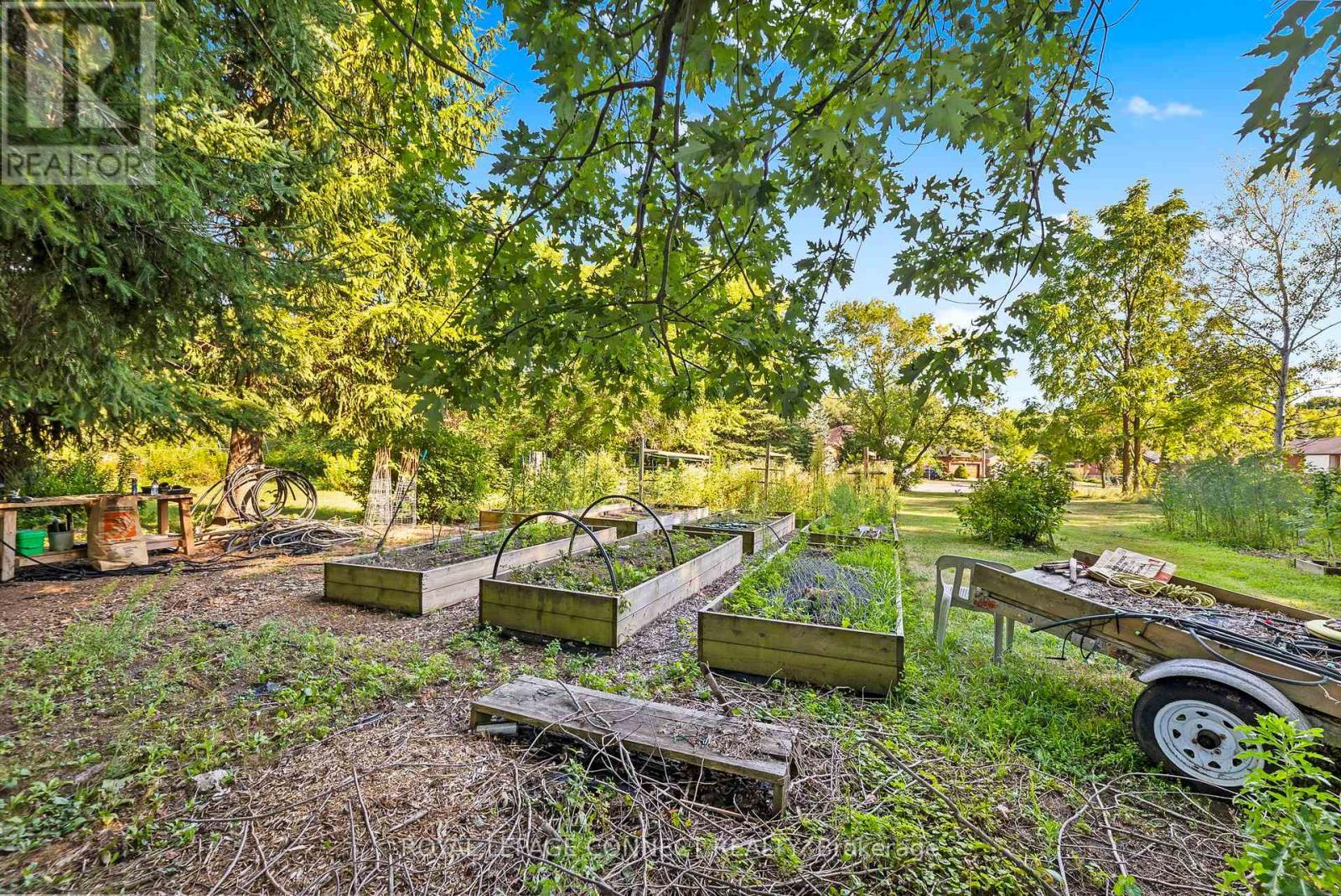 












35 LAWSON ROAD

,
Clarington,




Ontario
L1E2K3

