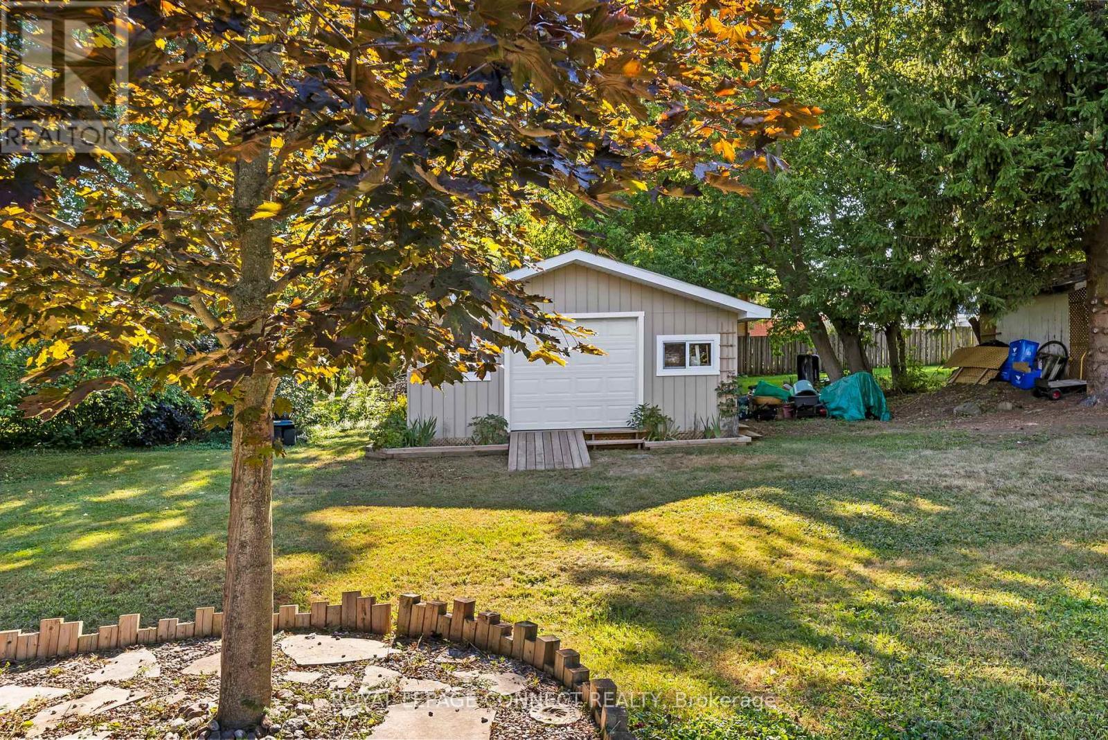 












35 LAWSON ROAD

,
Clarington,




Ontario
L1E2K3

