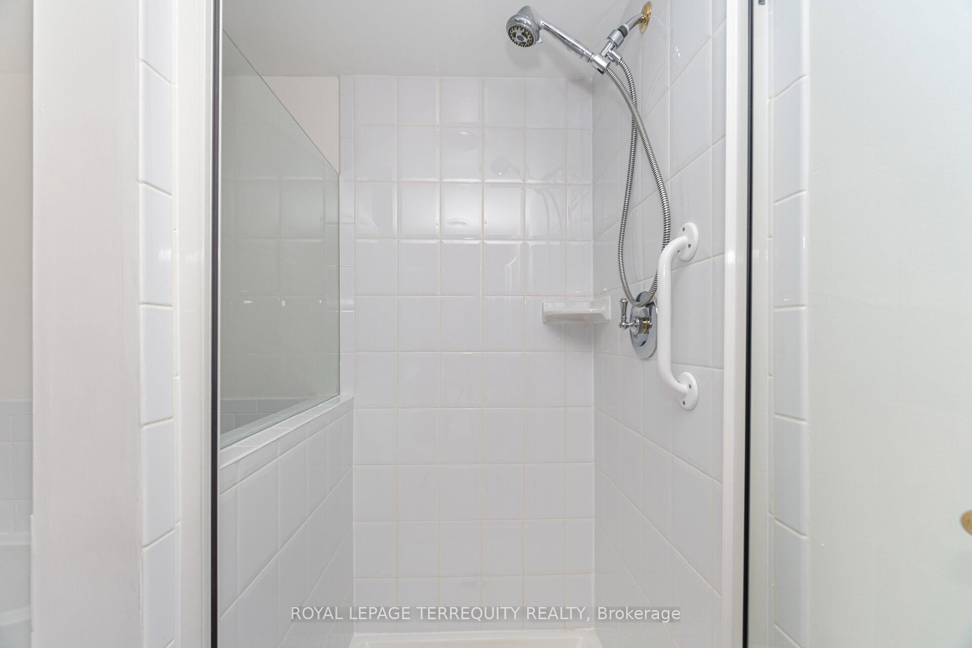 









77


GOVERNORS

Road, 204,
Hamilton,




ON
L9H 7N8

