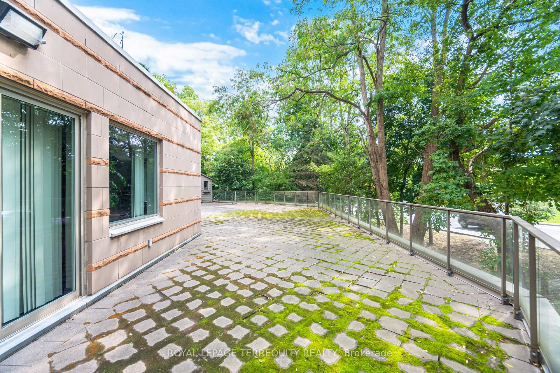 









77


GOVERNORS

Road, 204,
Hamilton,




ON
L9H 7N8

