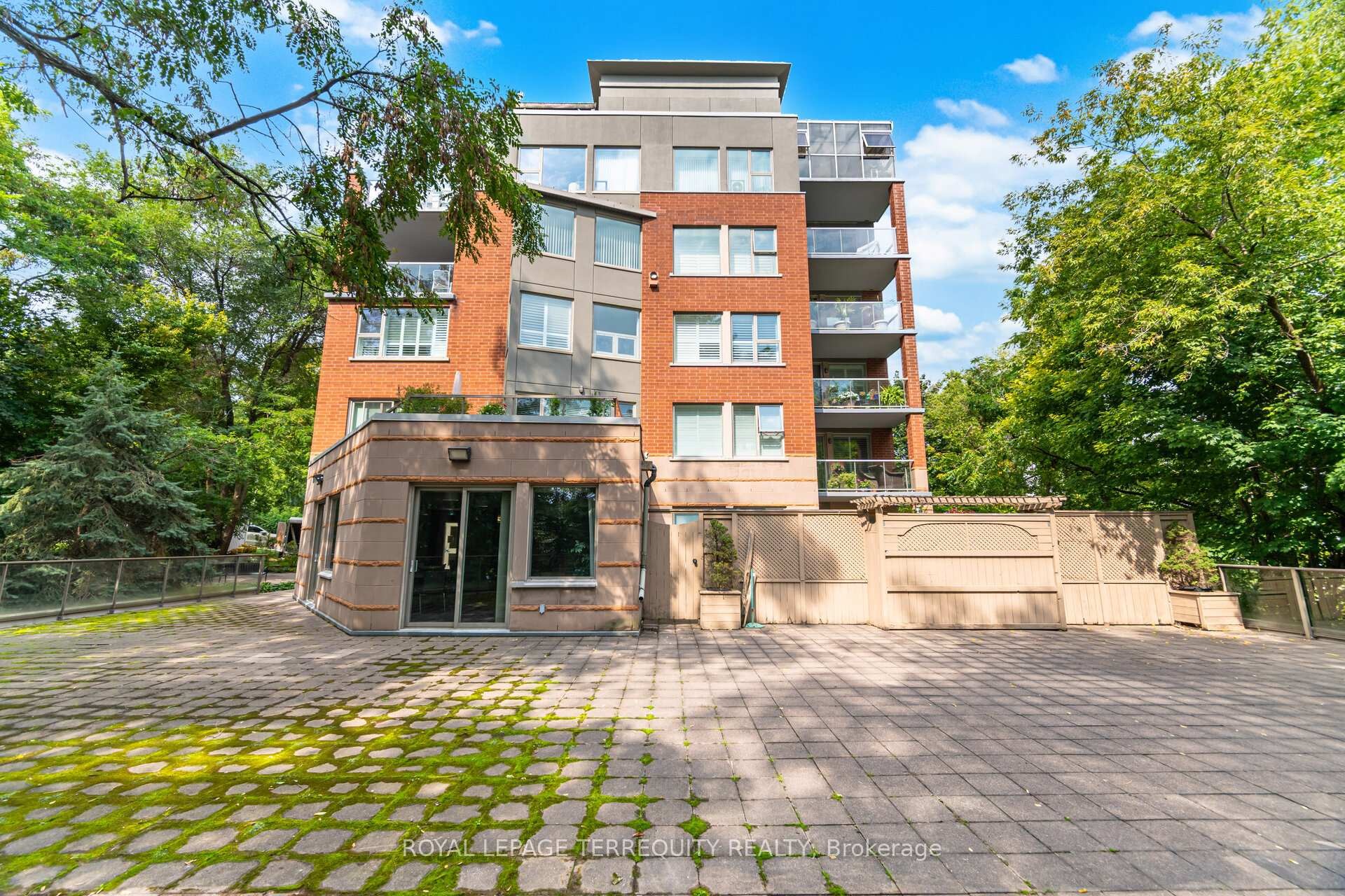 









77


GOVERNORS

Road, 204,
Hamilton,




ON
L9H 7N8

