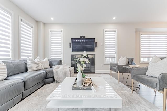 









1409


Argall

Court,
Milton,




ON
L9E 1L7

