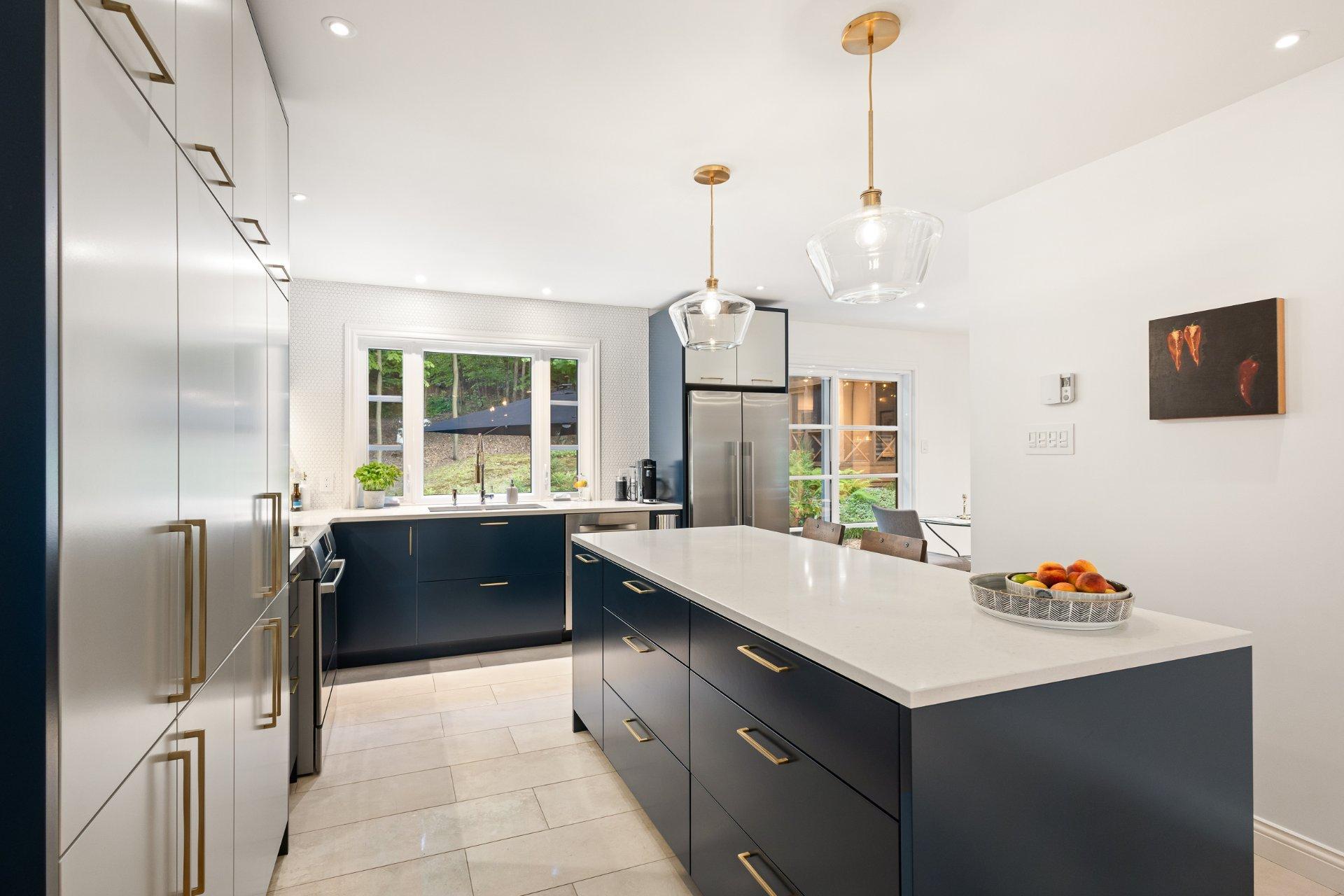 









120


Rue de Papineau

,
Bromont,




QC
J2L2E7

